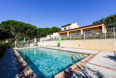 Image de Maison de vacances privée avec Wifi, climatisation, piscine privée, Tv, terrasse, parking