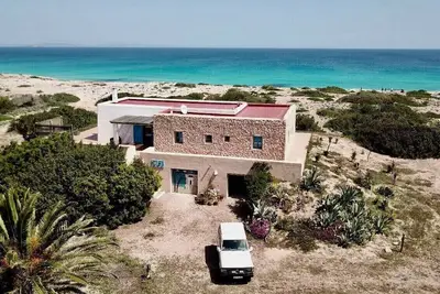 Image de Belle PROPRIÉTÉ 10 /6 Personnes Avec Grande Piscine. ACCÈS Direct À La Mer.