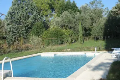 Image de Maison ancienne de charme rénovée avec piscine