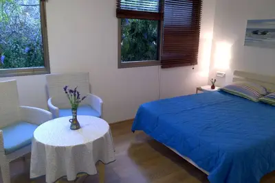 Image de 3 entièrement équipée, situé au centre, entrée privée vacances unités.