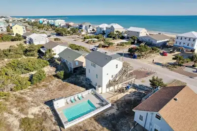 Image de Presque face à l'océan Beach House avec piscine privée