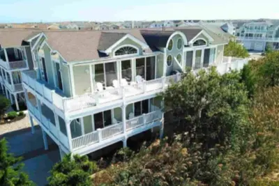 Image de Détendez-vous, profitez-en et détendez-vous dans le luxe avec vue sur le front de mer!