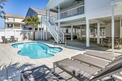 Image de Profitez de l'automne à la plage! Maison de vacances luxueuse, Piscine privée, Animaux acceptés
