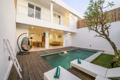 Image de 2 Bdr Villa No. 6 Central Seminyak / Oberoi