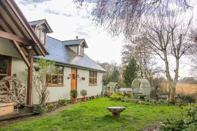 Gardeners Cottage, Animaux acceptés, avec un jardin à Woore, Ref 975453