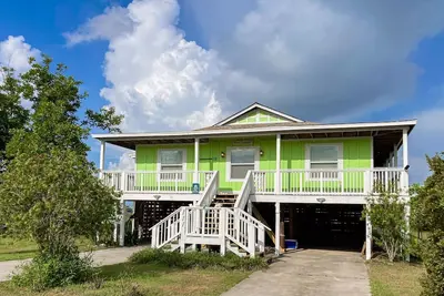 Image de Bright & Beachy, maison familiale avec terrasse et cuisine gastronomique - 1 chien Ok!