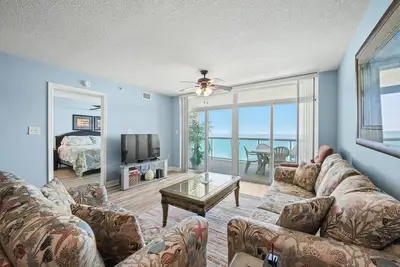 Image de Spectaculaire Condo Oceanfront 2 Chambres, Crescent Keyes 1208!