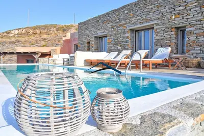 Image de Le \"Charming Waterfront Retreat\", avec accès direct à la mer, près d'Otzia