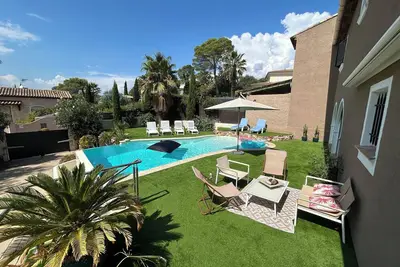 Image de Villa au calme, Piscine privée, 4 Ch. 3 Sdb, proche Mer, Golfs & Estérel