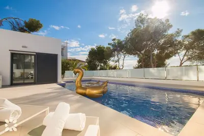 Image de Villa Mirlo Blanco by Abahana Villas