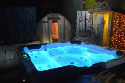 Image de Chalet 'Glycine' 4 Clés Clévacances - Jacuzzi, Sauna et piscine extérieur chauf