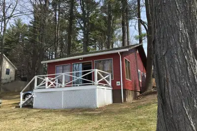 Image de Cozy Private Lake Cabin Minutes to Lake George & Saratoga Springs - Pet Friendly