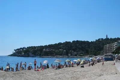 Image de Appartement spacieux près de la plage de sable au début du magnifique Cap D'antibes