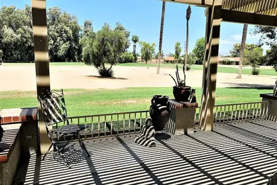 Image de Profitez du plein air sur le 16e fairway!