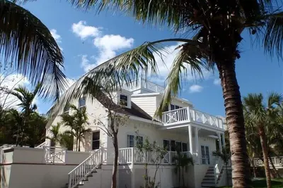 Image de Belle maison de plage avec piscine
