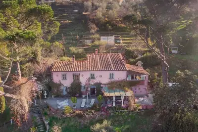 Image de Charmante maison de campagne dans un endroit calme avec une vue fantastique et une piscine