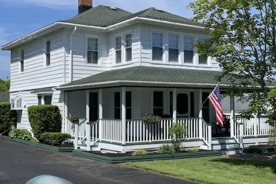 Image de Clayton Village Home avec remodelage frais