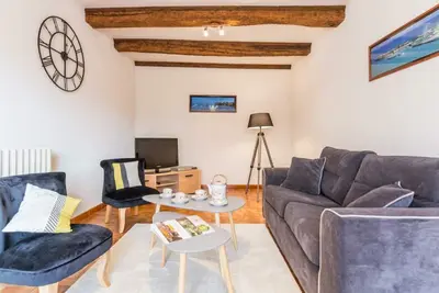 Image de Maison de Charme près de Granville avec Jardin, Parking et Équipements Famille