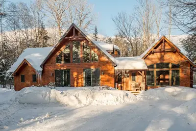 Nouvelle Liste! Superbe maison spacieuse avec bain à remous-près de Sunday River
