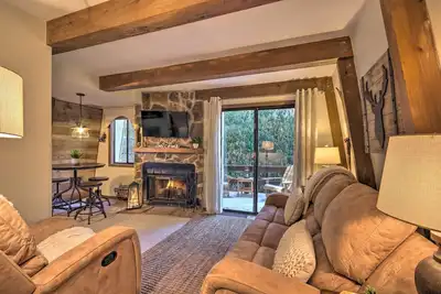 Image de Nouveau! Bannière Elk Condo w / Deck - 1 mi à Sugar Mtn!