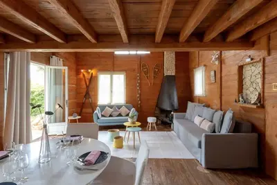 Image de L'Esprit Montpel \"La Cabane-Chalet de Montagne\"
