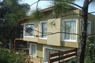 Image de Belle maison de plage moderne à 5 pâtés de maisons de l'océan, Mar de Ostende, Pinamar