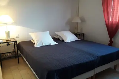 Image de Location saisonniere Belle maison avec jardins, 2 chambres, 10 mn a pieds mer