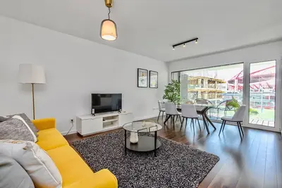 Image de Lovage Yellow Apartment, Ac, Wifi, Ascenseur