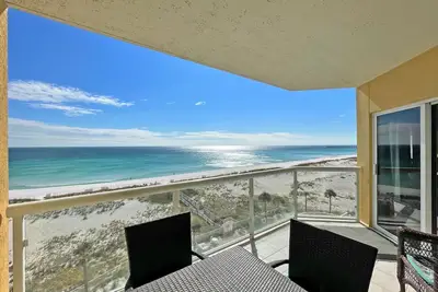 Image de Magnifique vue sur le golfe depuis ce 5ème étage, condo face au golfe!