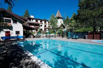 Image de 1 bain Bd-1 Ă l'auberge du village olympique de Squaw Valley