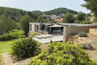 Image de Villa d'architecte moderne, classée 4* avec piscine -Wifi - 2km de la plage