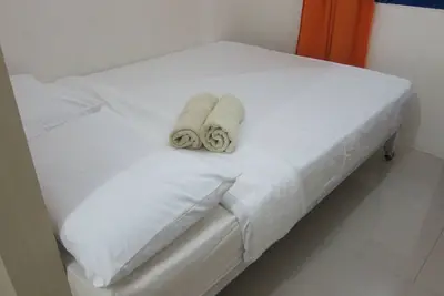 Image de Appartement 1 Br Réservé avec Balcon # 12