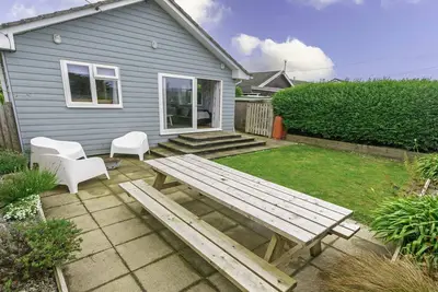 Image de Swallows Beach Chalet |Sleeps 6 Walk to the Beach