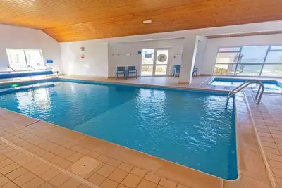Image de Apt 16, Seaviews, Slps 5 | Indoor Heated Pool