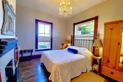 Image de Chambre d'hôtes historique, cheminée, conforme Ada