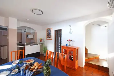 Image de Maison moderne et confortable avec vue sur la mer