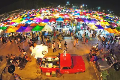 Image de Train Night Market à 2min et Mrt à 3min, grande maison, restaurants et cafés populaires