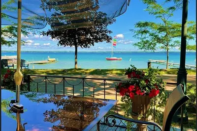 Image de Jr Resort: Lake Front Cottage, Two Docks!