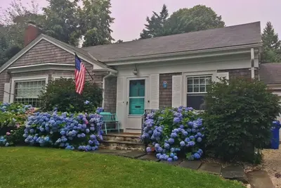 Image de Location! Walk to Beach\/Downtown Newport Cottage