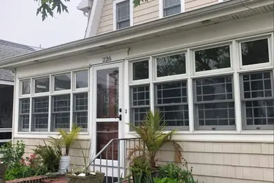Image de Rare North End Maison unifamiliale avec bain à remous!