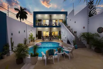 Image de «Promenade dans une oasis urbaine insolite - Villa Stingray des Caraïbes»