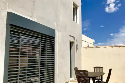 Image de Villa contemporaine au bord de mer Ă Carro