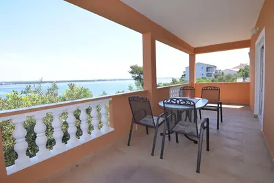 Image de Appartement de deux chambres prés de la plage Tkon, Pasman (A-16589-a)