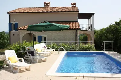 Image de Villa de charme avec terrasse à Kunj