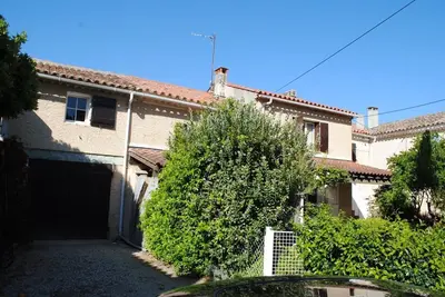 Image de Maison familiale Ă St Cyr sur Mer, 150m2, 4 chambres, 3 sde entre mer et village