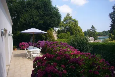 Image de Villa récente très confortable au calme, vue mer, cadre verdoyant.
