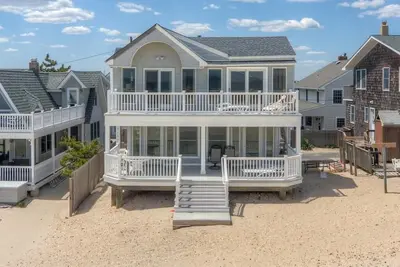 Image de Spacieuse Belle Propriété En Bord De Mer- Lavallette Nj