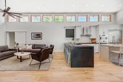 Image de Nouvelle maison moderne à Zion: LaFave Gallery House