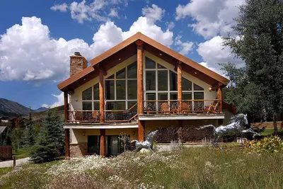 Image de Chalet Ski-In-Ski-Out. 1 de 2 maisons à la base de Mt Crested Butte.