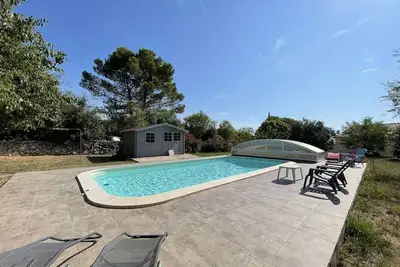 Image de Villa à Orgnac-l'Aven avec piscine chauffée, 6 pers, jardin clôturé, animaux admis